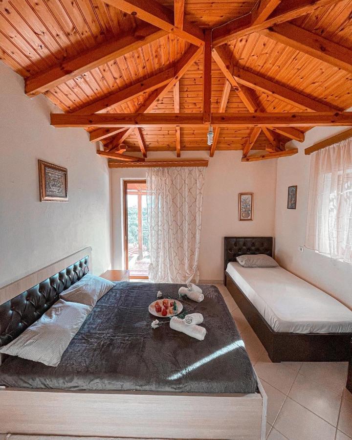 Farmhouse Qeparo Bagian luar foto