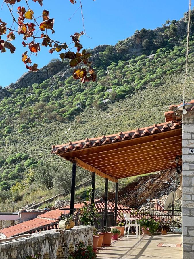 Farmhouse Qeparo Bagian luar foto