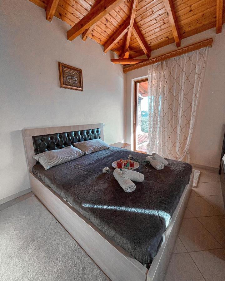 Farmhouse Qeparo Bagian luar foto