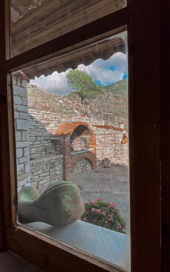 Farmhouse Qeparo Bagian luar foto