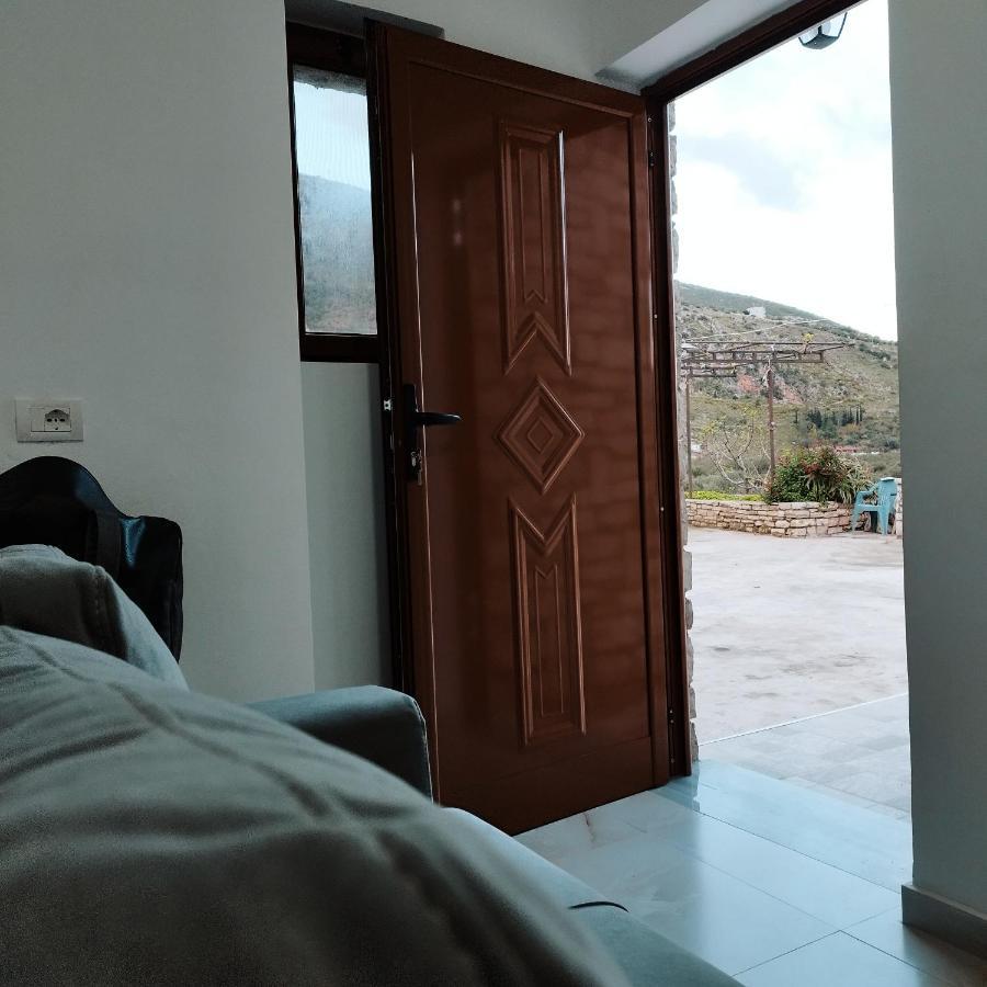 Farmhouse Qeparo Bagian luar foto