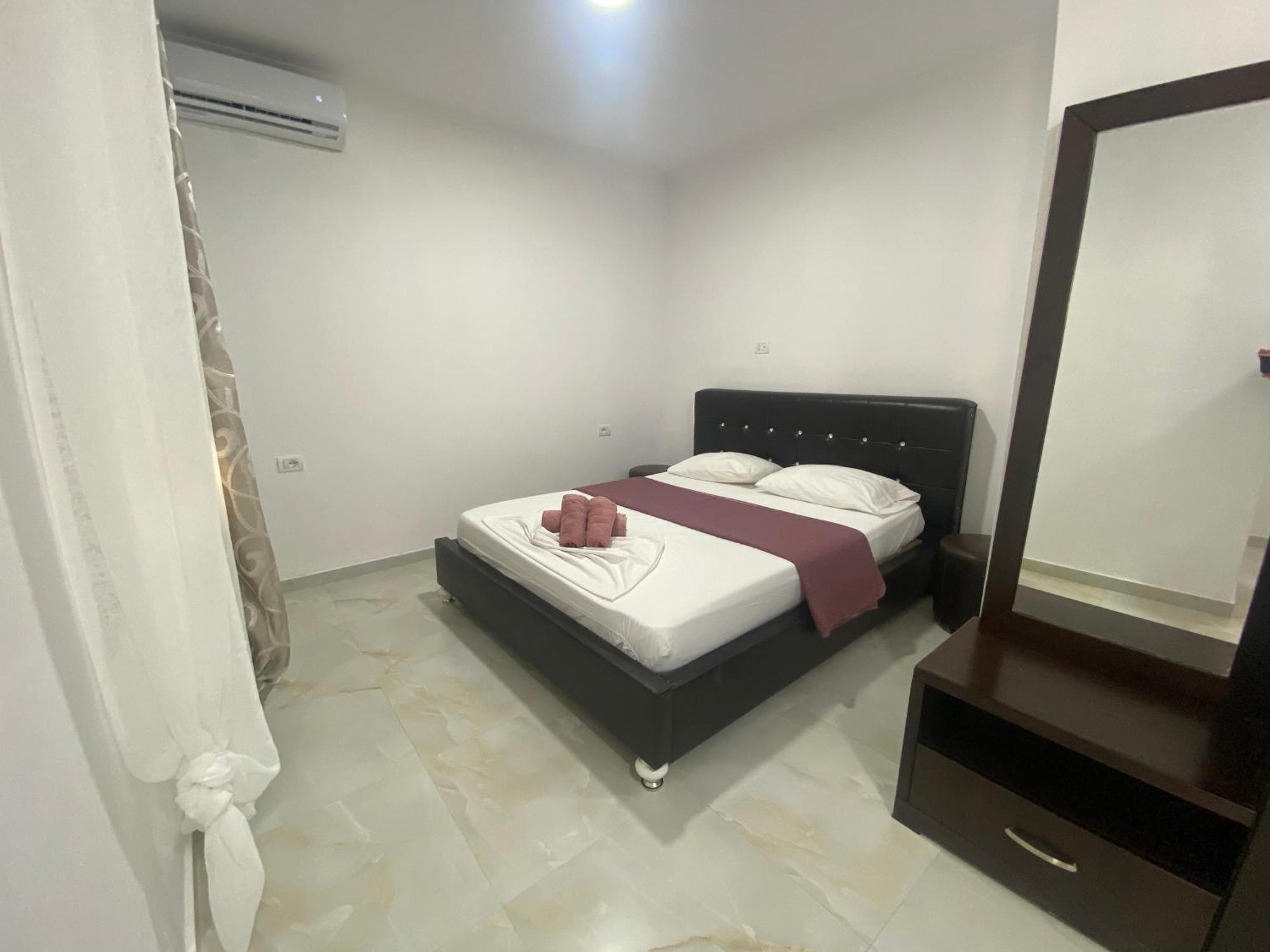 Farmhouse Qeparo Bagian luar foto
