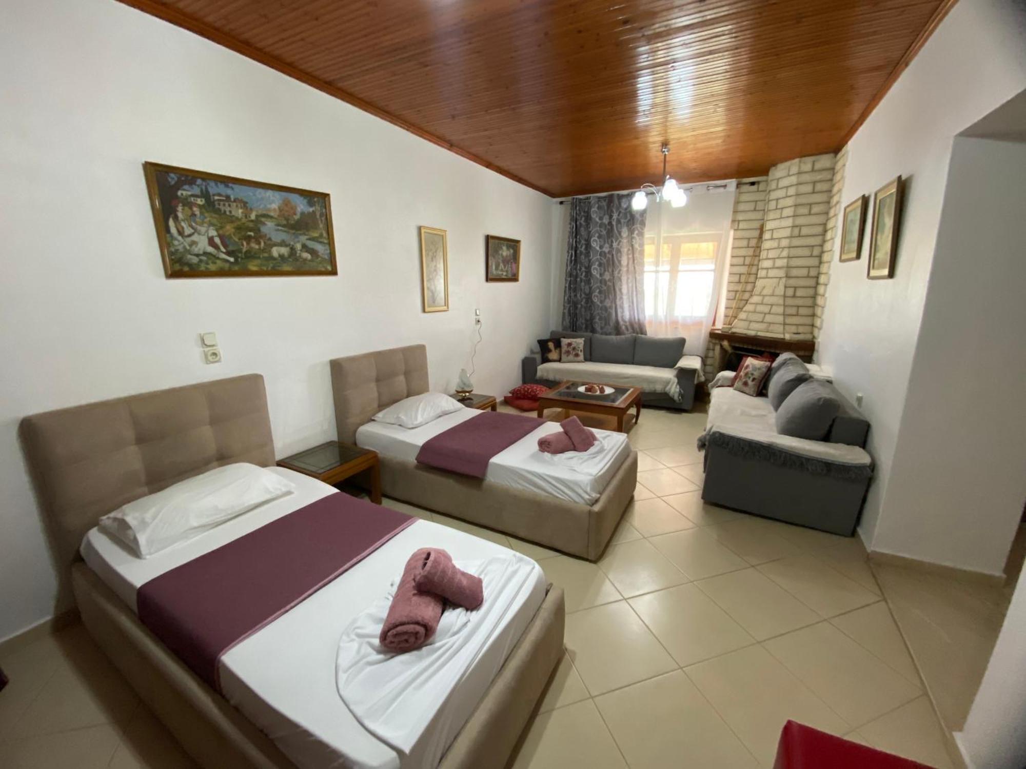 Farmhouse Qeparo Bagian luar foto