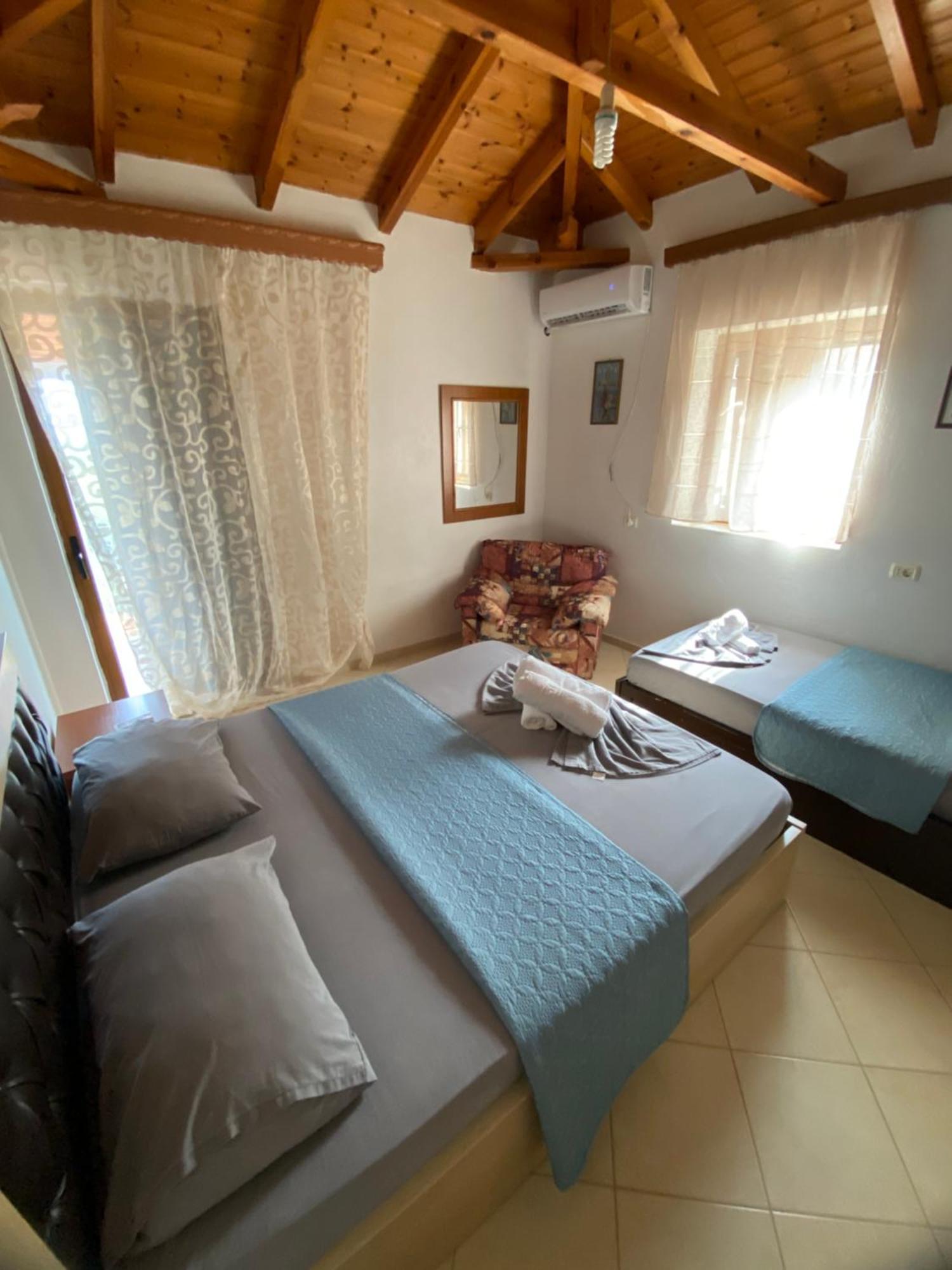 Farmhouse Qeparo Bagian luar foto