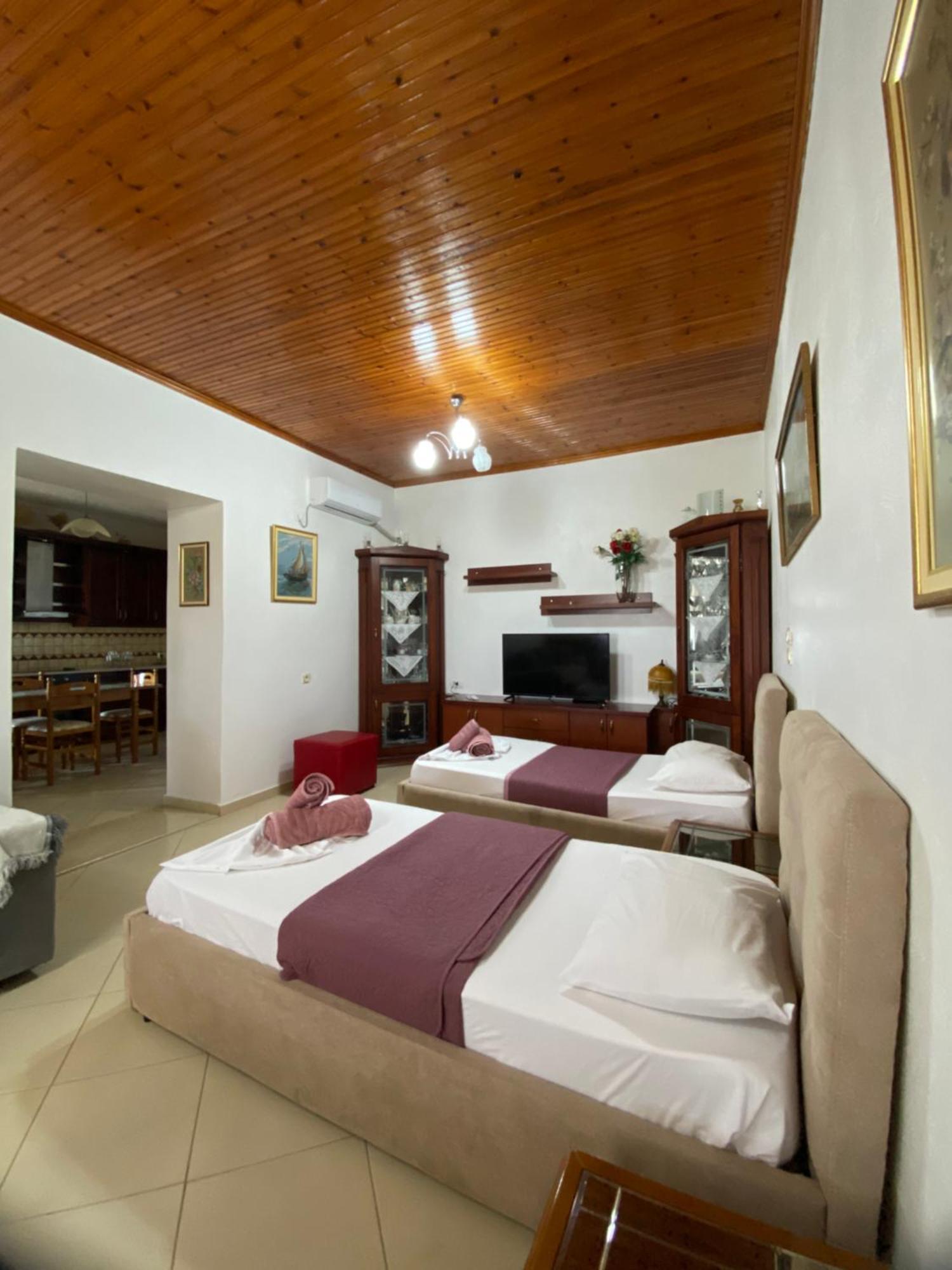 Farmhouse Qeparo Bagian luar foto