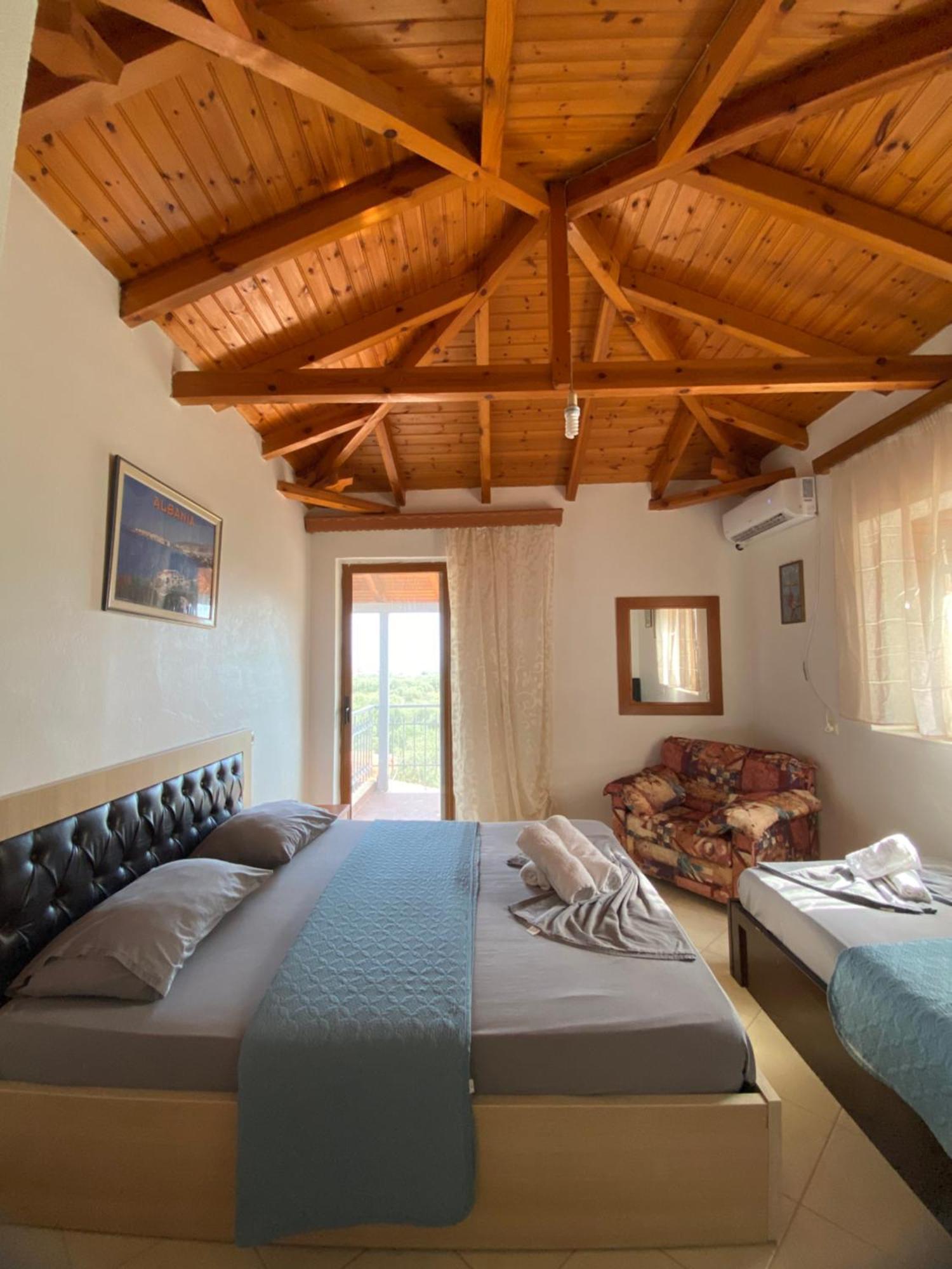 Farmhouse Qeparo Bagian luar foto